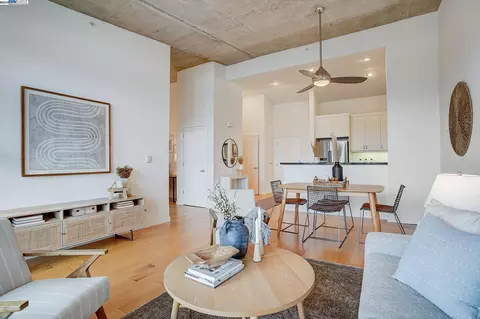 288 3rd St #611, Oakland, CA 94607 photo 1