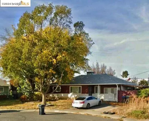 194 E Colorado St, Fairfield, CA 94533 photo 1