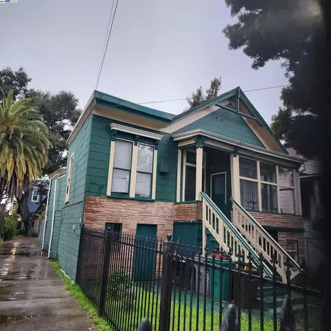 927 Chester St, Oakland, CA 94607 photo 1