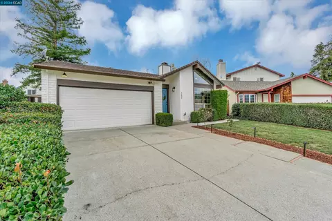 4590 Deercreek Ln, Concord, CA 94521 photo 1