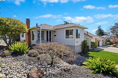 18504 Milmar Blvd, Castro Valley, CA 94546 photo 1