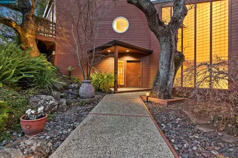 8 Mountain View Ln, Lafayette, CA 94549 photo 1