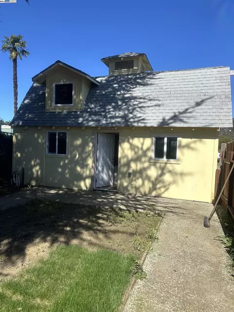 490 E Gobbi St, Ukiah, CA 95482 photo 1