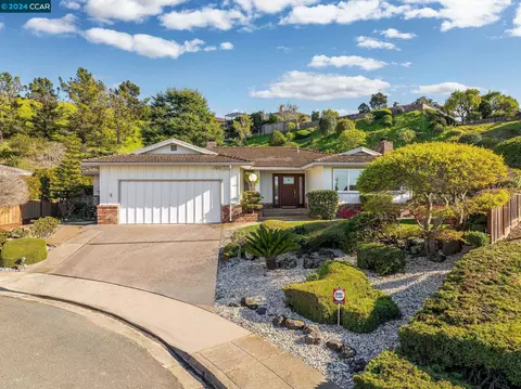 1679 Scenicview Dr, San Leandro, CA 94577 photo 1