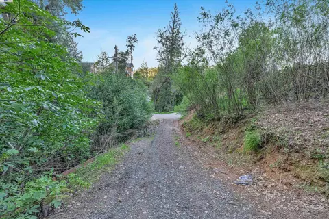 2438 Riverview Dr, Healdsburg, CA 95448 photo 1