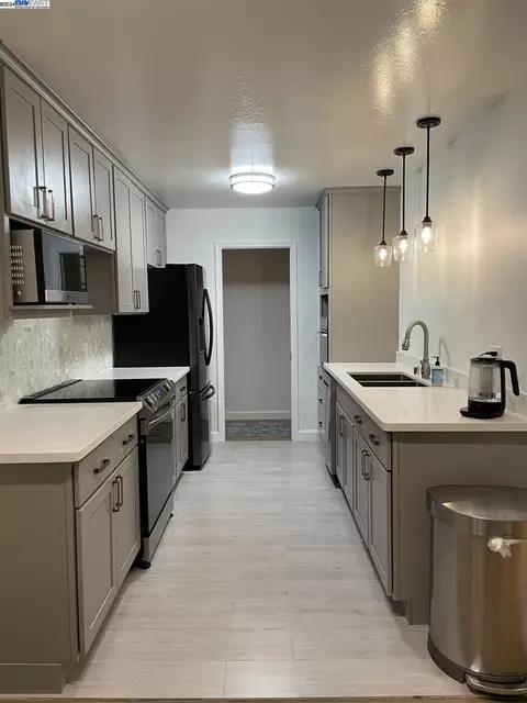 1401 Cottage St #E, Alameda, CA 94501 photo 1