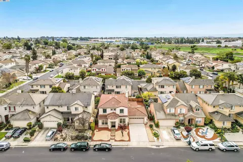 323 Brookhaven Ct, Hayward, CA 94544 photo 1