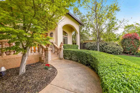 685 Devonshire Loop, Brentwood, CA 94513 photo 1