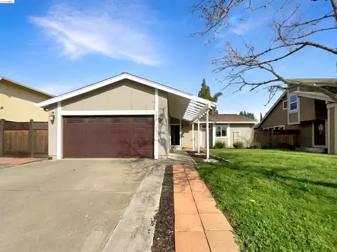 136 Longview Dr, Vacaville, CA 95687 photo 1