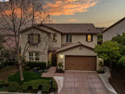 100 Sonas Dr, Hayward, CA 94542 photo 1