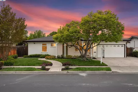 7586 Donohue Dr, Dublin, CA 94568 photo 1