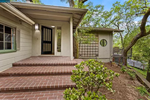 8 Mountain View Pl, Lafayette, CA 94549 photo 1