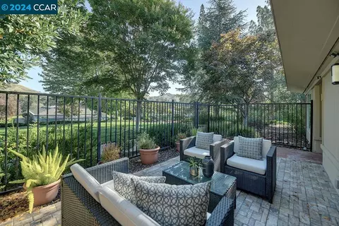 2345 Tice Creek Dr #1, Walnut Creek, CA 94595