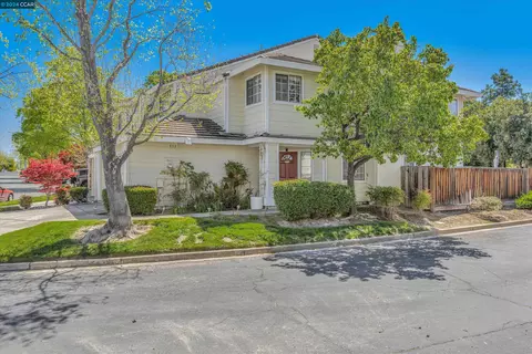 5224 Pebble Glen Dr, Concord, CA 94521 photo 1