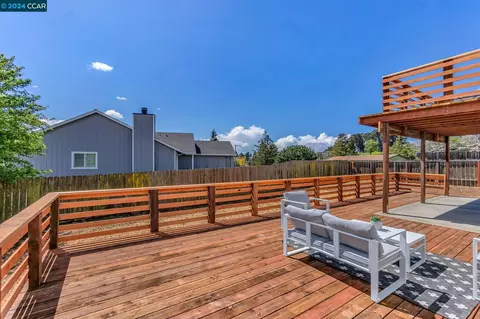 100 E Tennys Dr, Benicia, CA 94510 photo 1