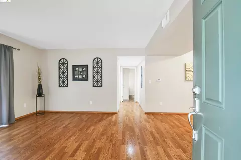 1127 Lakeview Cir, Pittsburg, CA 94565 photo 1