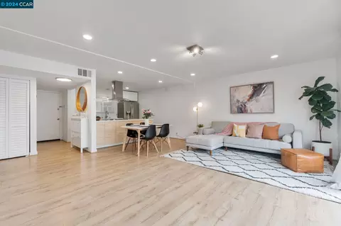 2426 Lincoln Ave E, Alameda, CA 94501 photo 1