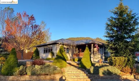 725 Meadowlark Ln, Yreka, CA 96097 photo 1