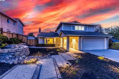 8011 Iglesia Dr, Dublin, CA 94568 photo 1