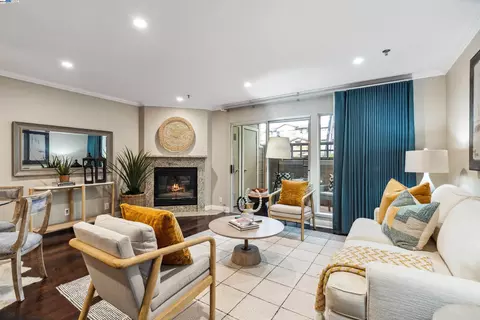 2530 Oak Rd #101, Walnut Creek, CA 94597