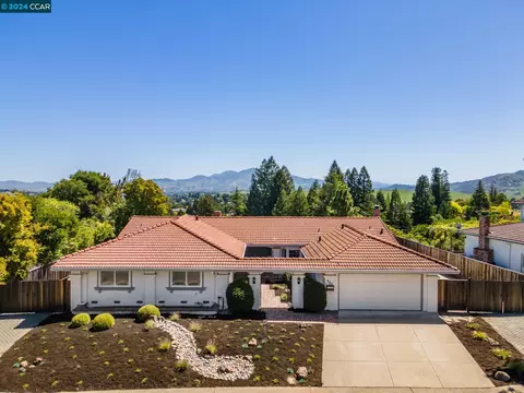251 Calle La Montana, Moraga, CA 94556
