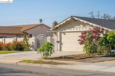 752 W Acacia St, Salinas, CA 93901 photo 1