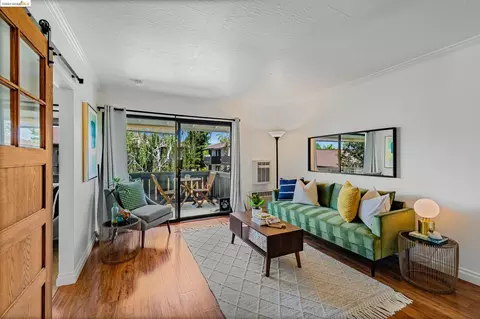 1435 Marchbanks Dr #8, Walnut Creek, CA 94598