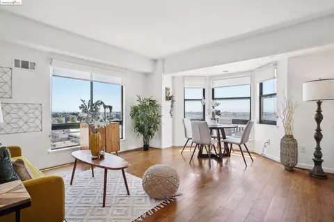 988 Franklin St #1010, Oakland, CA 94607 photo 1