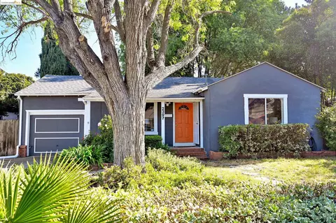 2397 Crescent Dr, Concord, CA 94520 photo 1