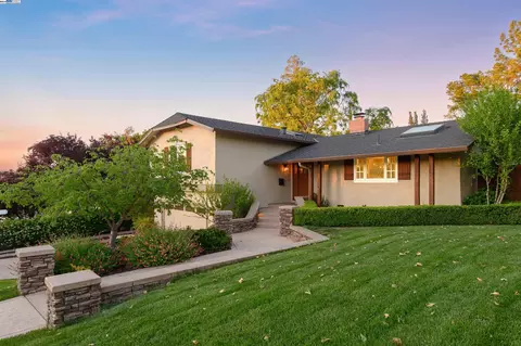 1024 Riesling Dr, Pleasanton, CA 94566 photo 1