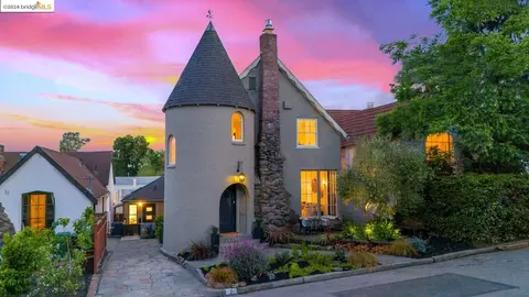 7 Veteran Way, Oakland, CA 94602