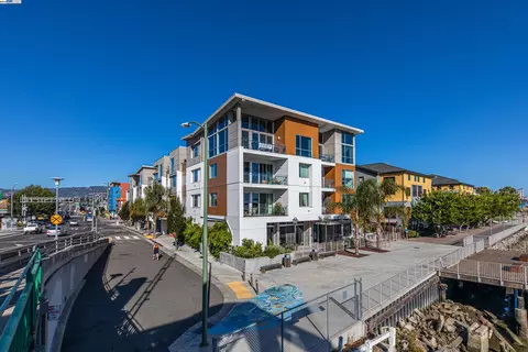 340 29th Ave #208, Oakland, CA 94601
