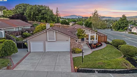 11596 Rolling Hills Dr, Dublin, CA 94568 photo 1