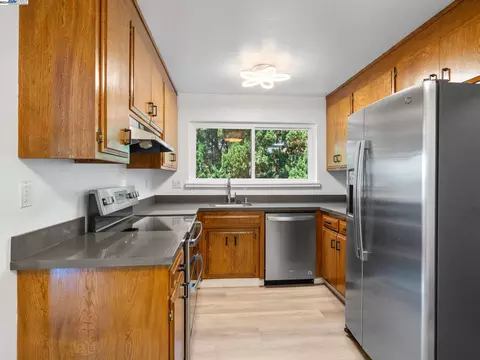 555 Joaquin Ave, San Leandro, CA 94577 photo 1