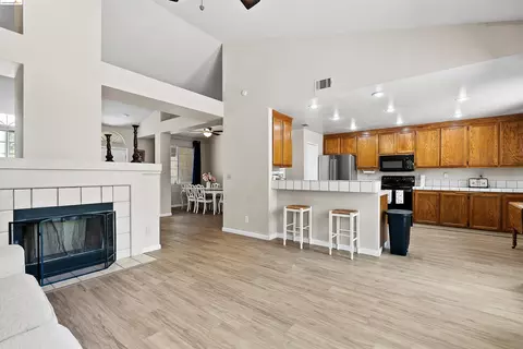 1440 Walnut Meadows Dr, Oakley, CA 94561 photo 1