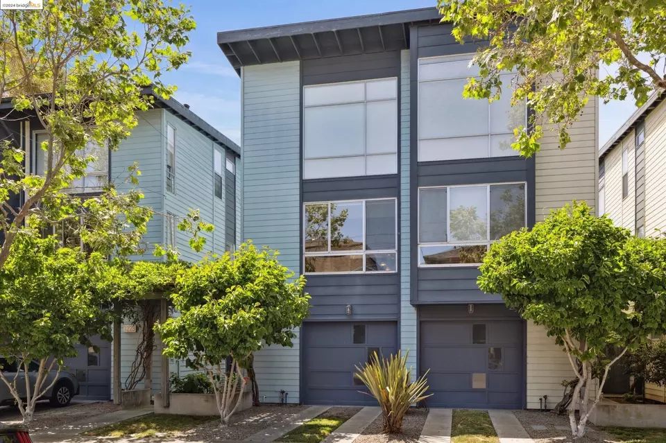  3227 Magnolia St, Oakland, CA 94608 photo 1