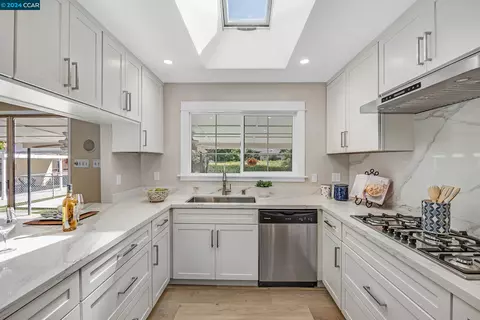 5104 Concord Blvd, Concord, CA 94521 photo 1