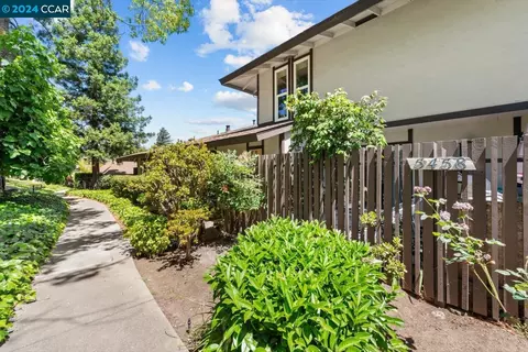 5458 Roundtree Dr #B, Concord, CA 94521 photo 1
