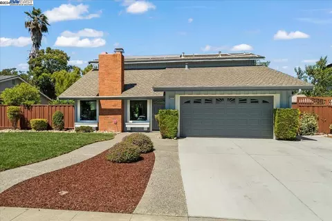 36160 Spruce St, Newark, CA 94560 photo 1