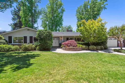 565 Arrowhead Dr, Lafayette, CA 94549 photo 1