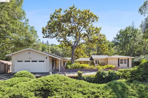 3277 Glenside Dr, Lafayette, CA 94549 photo 1