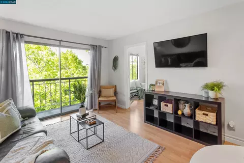 470 N Civic Dr #504, Walnut Creek, CA 94596