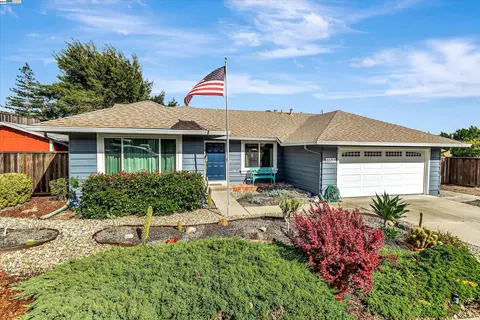 8657 Fenwick Way, Dublin, CA 94568 photo 1
