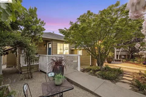 5434 Burlingame Ave, Richmond, CA 94804