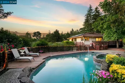 1343 Summit Rd, Lafayette, CA 94549 photo 1