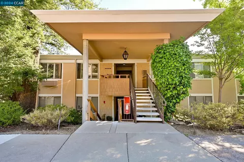 1333 Ptarmigan Dr #4, Walnut Creek, CA 94595