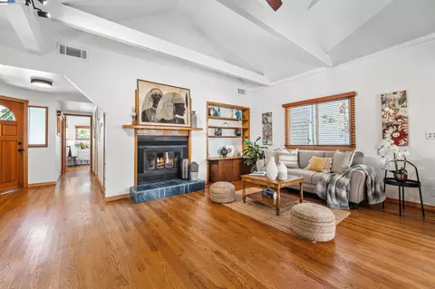 1180 53rd St, Oakland, CA 94608
