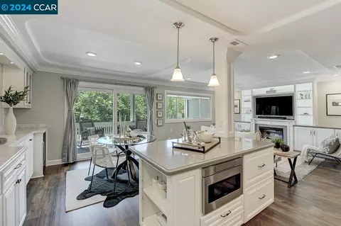 1935 Golden Rain Rd #2, Walnut Creek, CA 94595