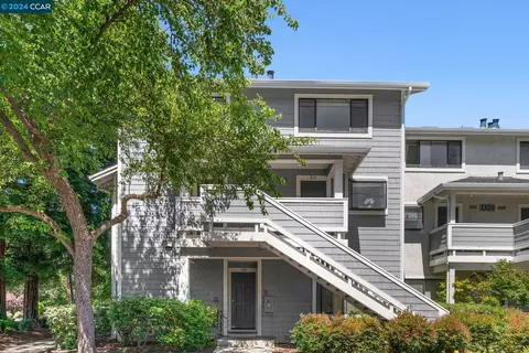 1300 Walden Rd #210, Walnut Creek, CA 94597