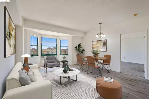 988 Franklin St #704, Oakland, CA 94607 photo 1